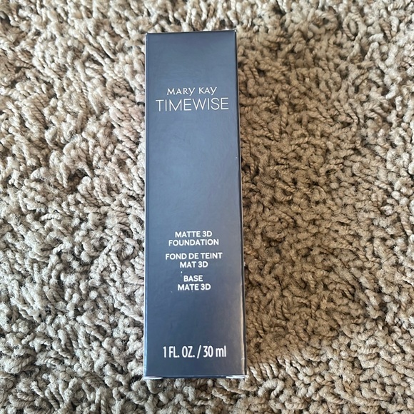 Mary Kay | Makeup | Mary Kay Matte 3d Foundation Beige C3 | Poshmark